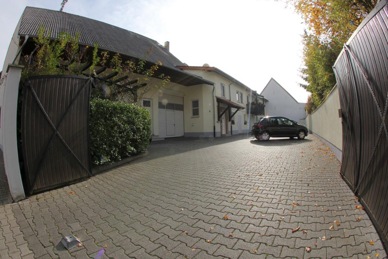 Zum Loewen Hotel Weiterstadt Exterior photo